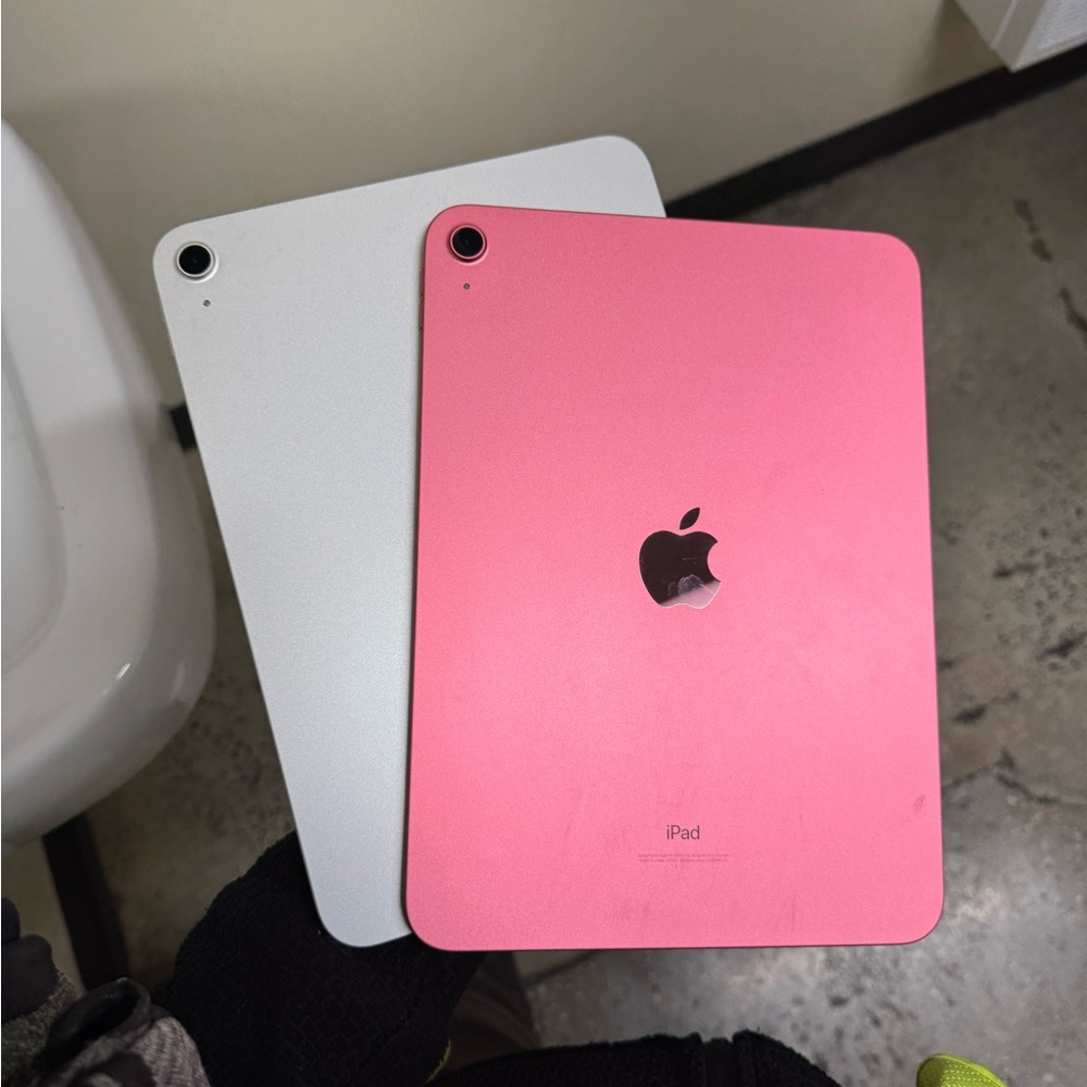 iPad 10gen, AirPod ProMax /Pro 2, GoPro, MCM Solo 3 Beats, Apple Watch SE